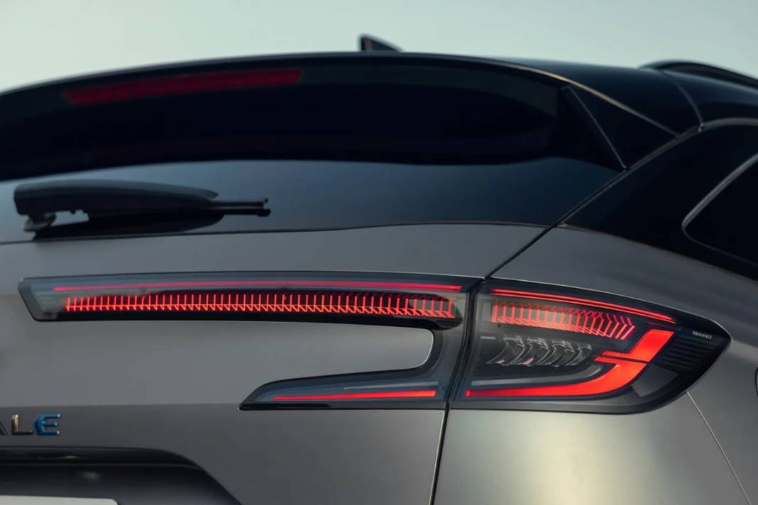 Türkiye'nin en ucuz otomobili olacak! Renault'un uygun fiyatlı modeli piyasaya giriyor: İşte fiyatı... 11